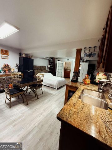 815 Sunfield Drive NW, Lilburn, GA 30047