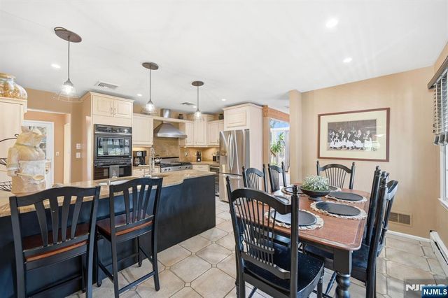 81 S 5th Street, Park Ridge, NJ 07656