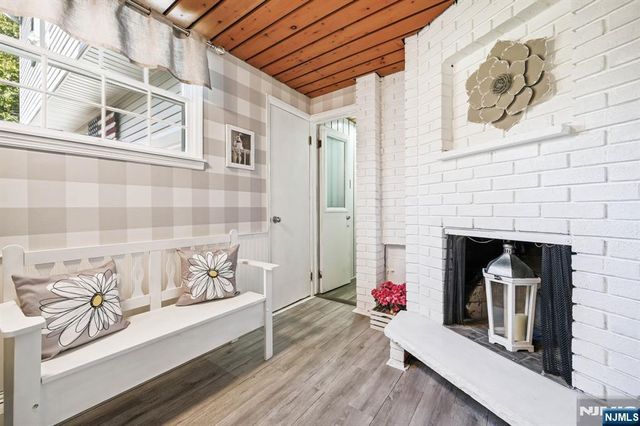 81 S 5th Street, Park Ridge, NJ 07656