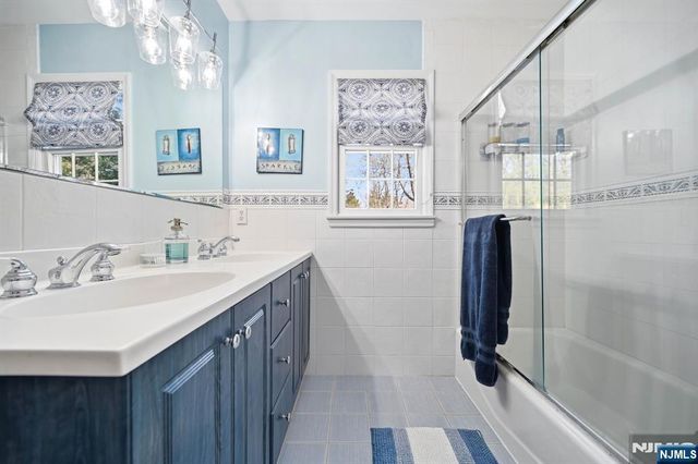 81 S 5th Street, Park Ridge, NJ 07656
