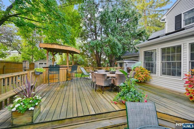 81 S 5th Street, Park Ridge, NJ 07656