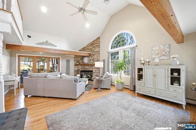 81 S 5th Street, Park Ridge, NJ 07656