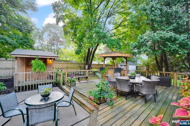 81 S 5th Street, Park Ridge, NJ 07656