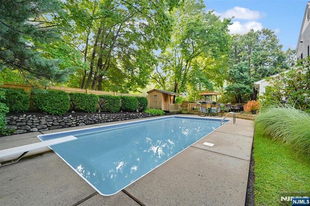 81 S 5th Street, Park Ridge, NJ 07656