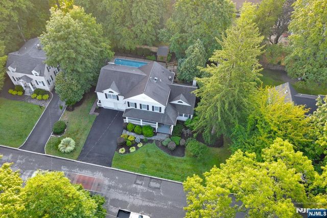 81 S 5th Street, Park Ridge, NJ 07656