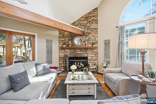 81 S 5th Street, Park Ridge, NJ 07656