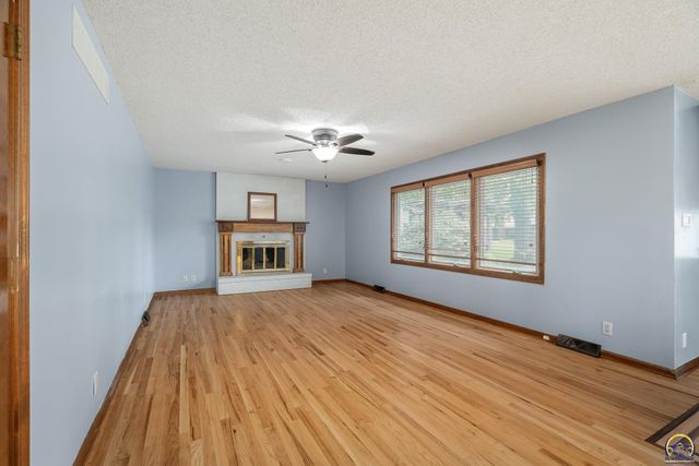 3434 SE Shawnee Heights RD, Tecumseh, KS 66542