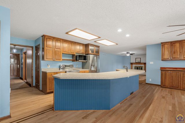 3434 SE Shawnee Heights RD, Tecumseh, KS 66542