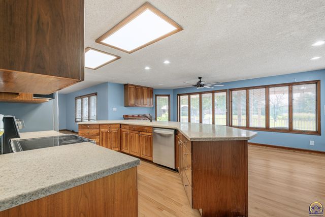 3434 SE Shawnee Heights RD, Tecumseh, KS 66542