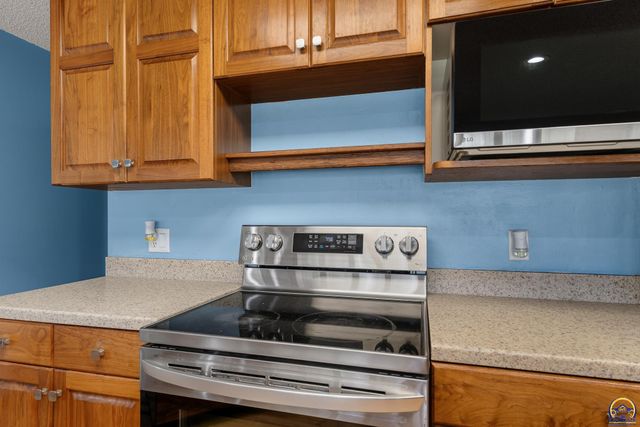 3434 SE Shawnee Heights RD, Tecumseh, KS 66542