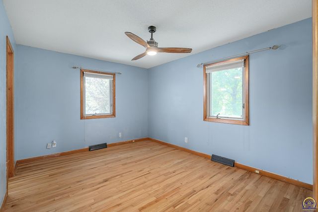 3434 SE Shawnee Heights RD, Tecumseh, KS 66542