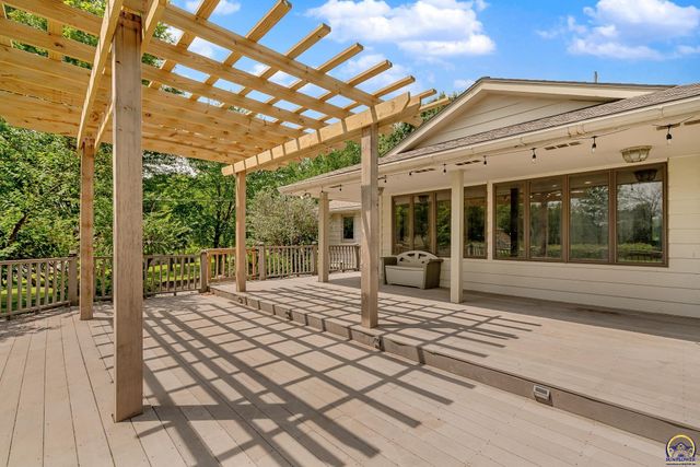 3434 SE Shawnee Heights RD, Tecumseh, KS 66542