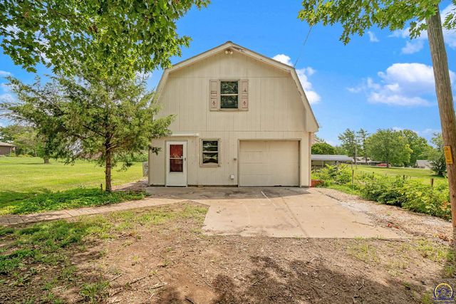 3434 SE Shawnee Heights RD, Tecumseh, KS 66542