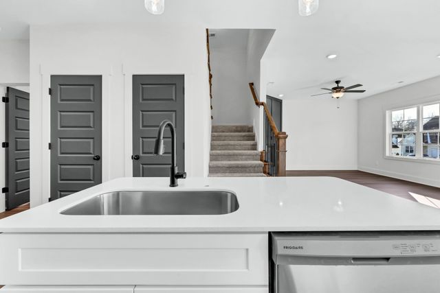 1326 Isaiah Dr, Clarksville, TN 37042