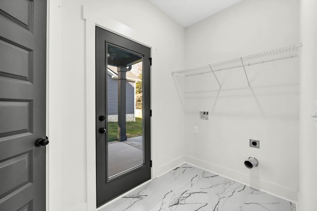 1326 Isaiah Dr, Clarksville, TN 37042