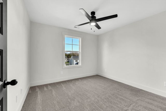 1326 Isaiah Dr, Clarksville, TN 37042