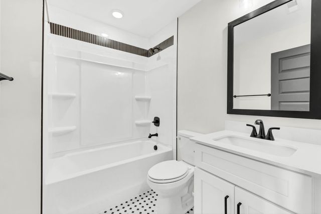 1326 Isaiah Dr, Clarksville, TN 37042