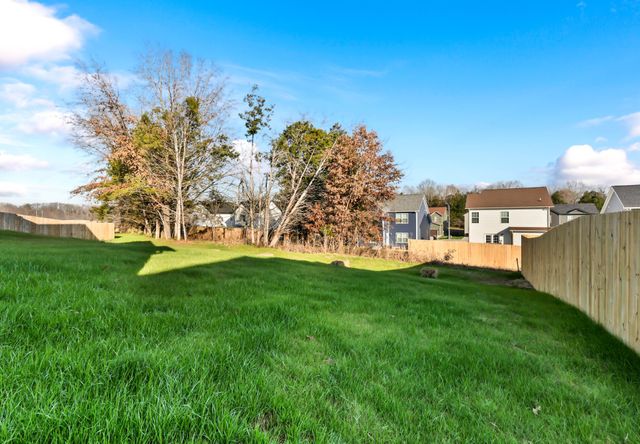 1326 Isaiah Dr, Clarksville, TN 37042