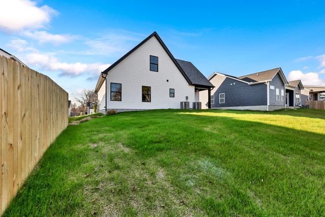 1326 Isaiah Dr, Clarksville, TN 37042