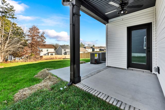 1326 Isaiah Dr, Clarksville, TN 37042