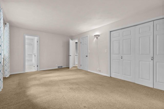 W6425 LAKEVIEW COURT, Menasha, WI 54952