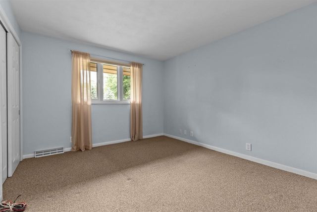 W6425 LAKEVIEW COURT, Menasha, WI 54952