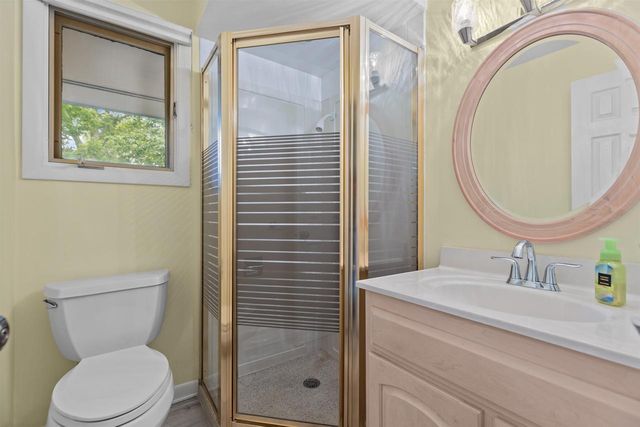 W6425 LAKEVIEW COURT, Menasha, WI 54952