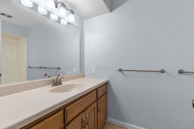 W6425 LAKEVIEW COURT, Menasha, WI 54952