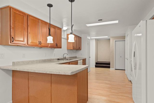 W6425 LAKEVIEW COURT, Menasha, WI 54952