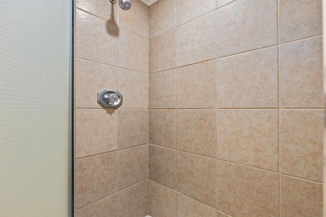 W6425 LAKEVIEW COURT, Menasha, WI 54952
