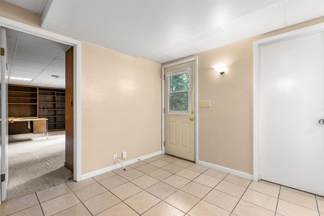 W6425 LAKEVIEW COURT, Menasha, WI 54952