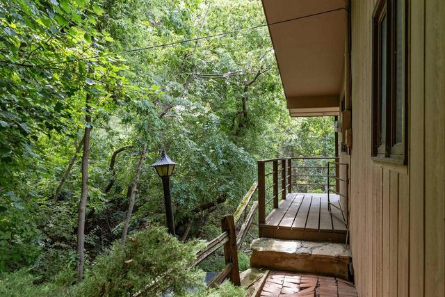 W6425 LAKEVIEW COURT, Menasha, WI 54952