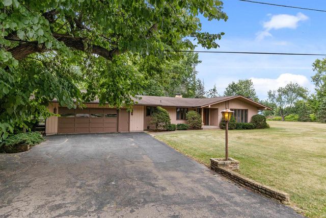 W6425 LAKEVIEW COURT, Menasha, WI 54952