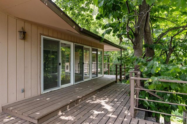 W6425 LAKEVIEW COURT, Menasha, WI 54952
