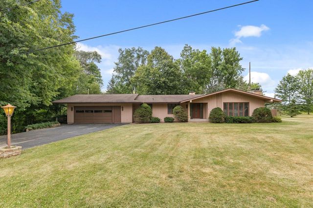 W6425 LAKEVIEW COURT, Menasha, WI 54952