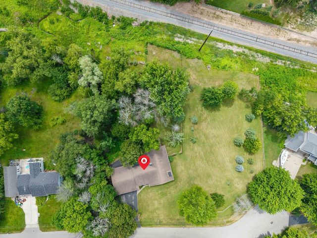 W6425 LAKEVIEW COURT, Menasha, WI 54952