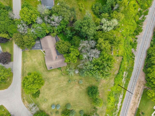 W6425 LAKEVIEW COURT, Menasha, WI 54952