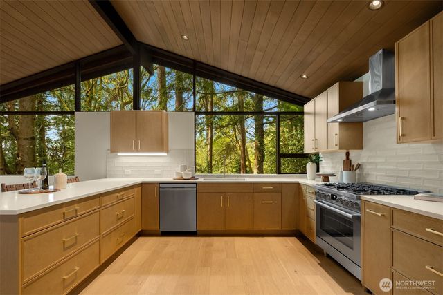 7236 NE 121st Place, Kirkland, WA 98034
