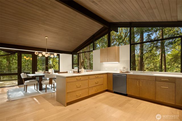 7236 NE 121st Place, Kirkland, WA 98034