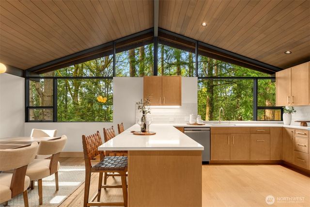 7236 NE 121st Place, Kirkland, WA 98034