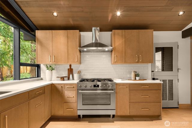 7236 NE 121st Place, Kirkland, WA 98034