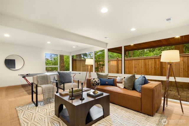 7236 NE 121st Place, Kirkland, WA 98034