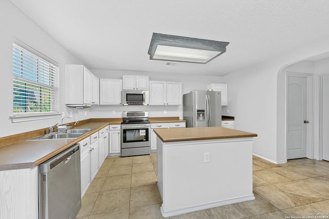 7527 Escada Crest, San Antonio, TX 78254