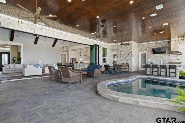 18142 CR 122, Tyler, TX 75703