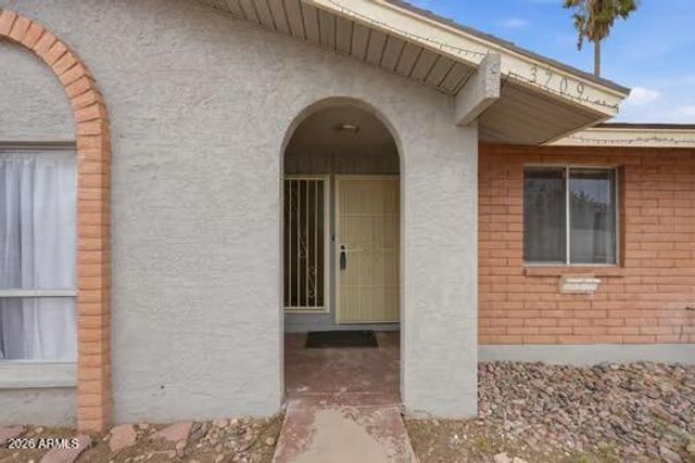 3709 W YUCCA Street, Phoenix, AZ 85029