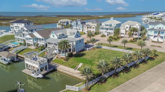 4118 Sand Hill Court, Galveston, TX 77554