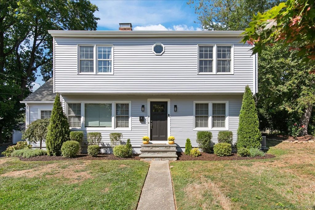 9 Turney Place, Trumbull, CT 06611