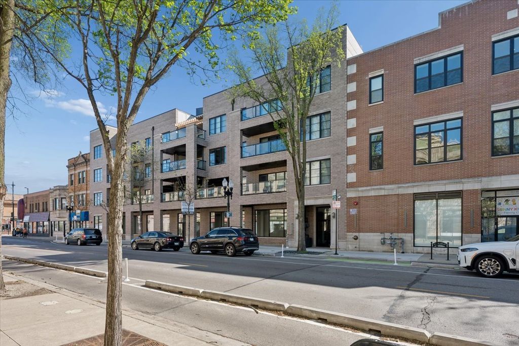 4537 N Clark Street 3C, Chicago, IL 60640