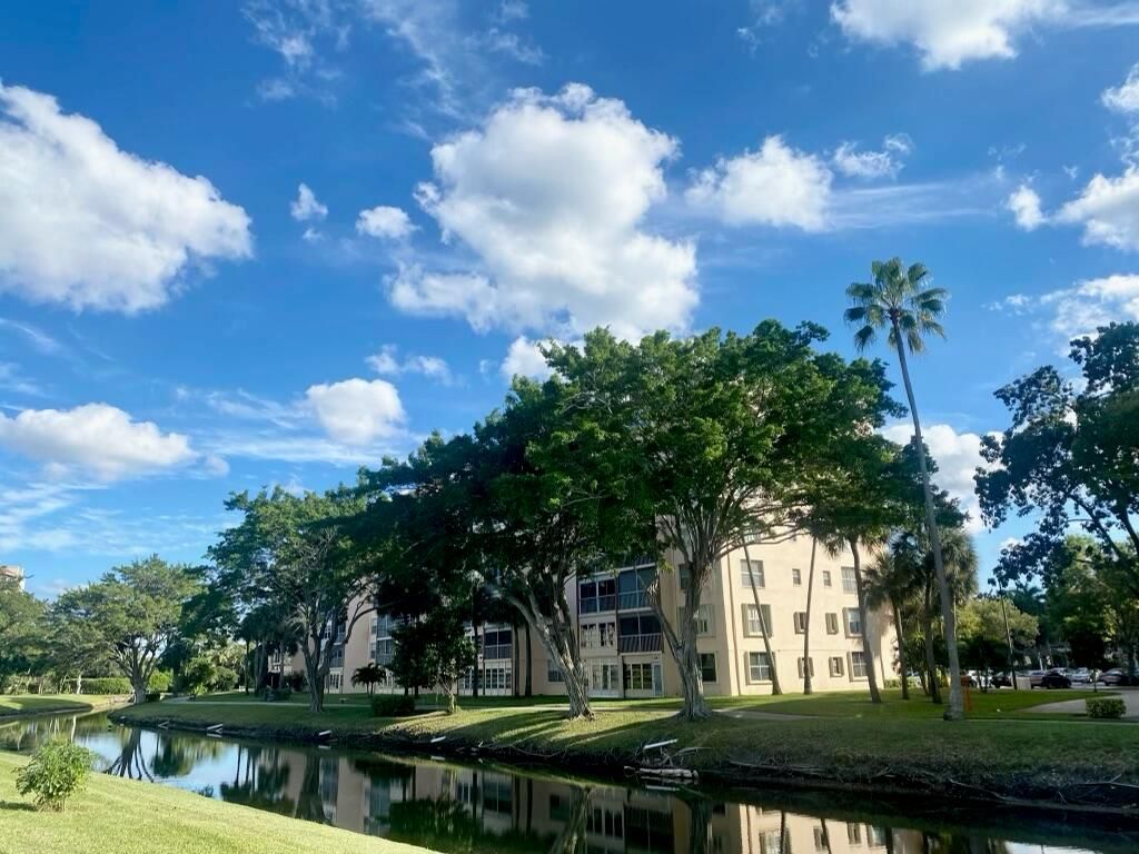 14527 Bonaire Boulevard 203, Delray Beach, FL 33446