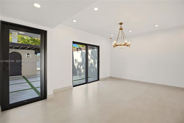 7238 Jacaranda Ln, Miami Lakes, FL 33014